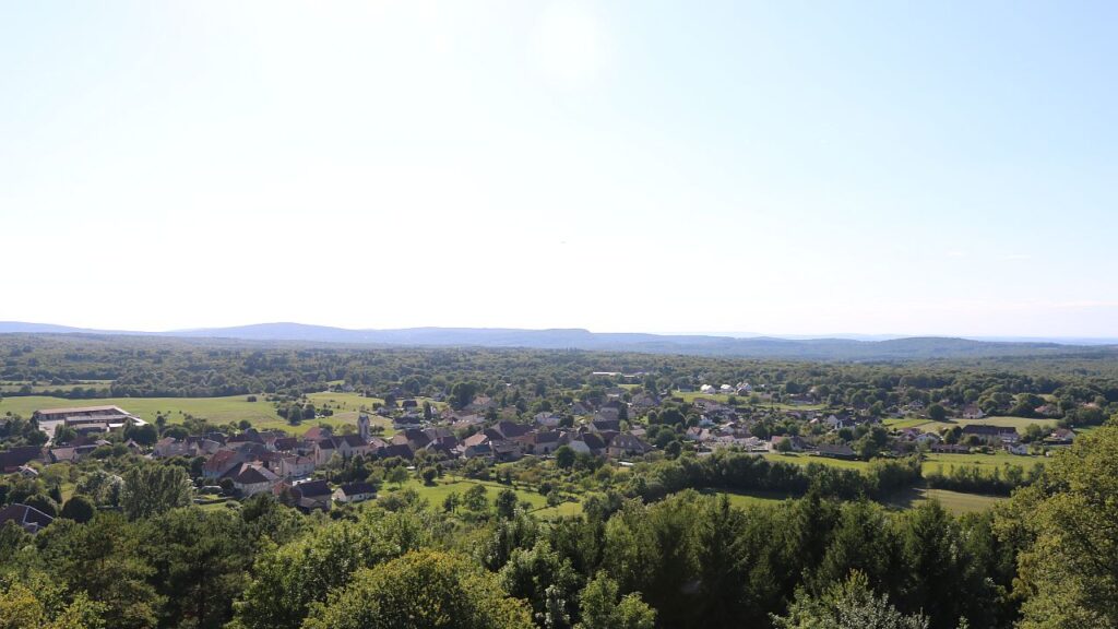 Wohnmobil Reise französischer Jura Landschaft