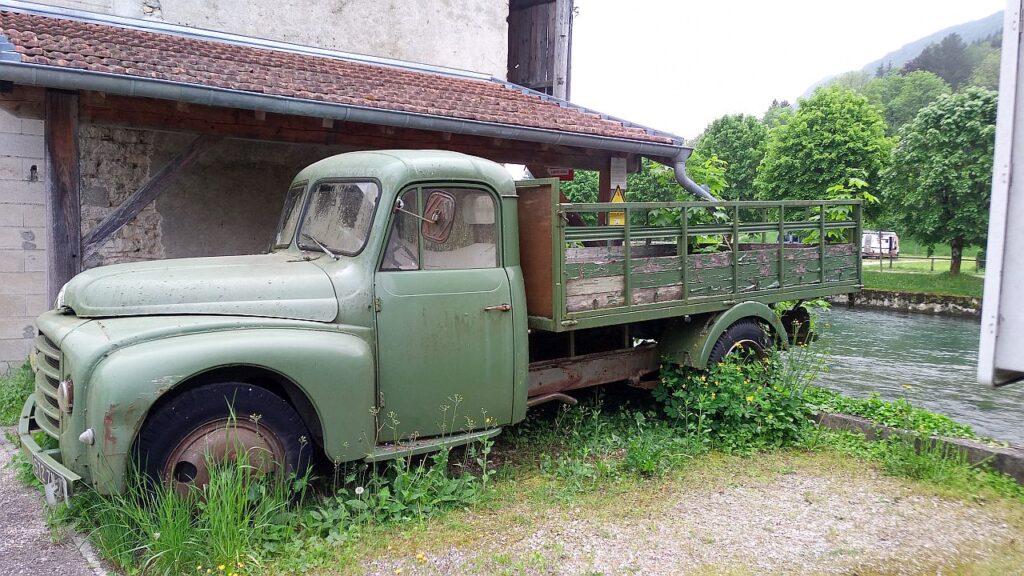 Wohnmobil Reise französischer Jura Oldtimer Citroen